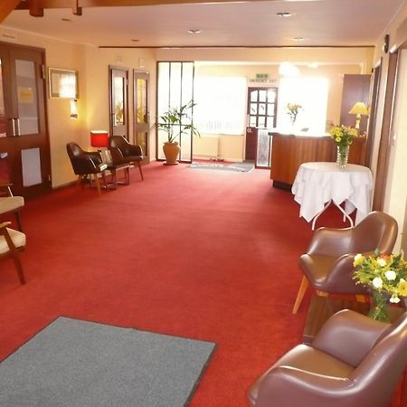Newark Hotel Питерборо Екстериор снимка