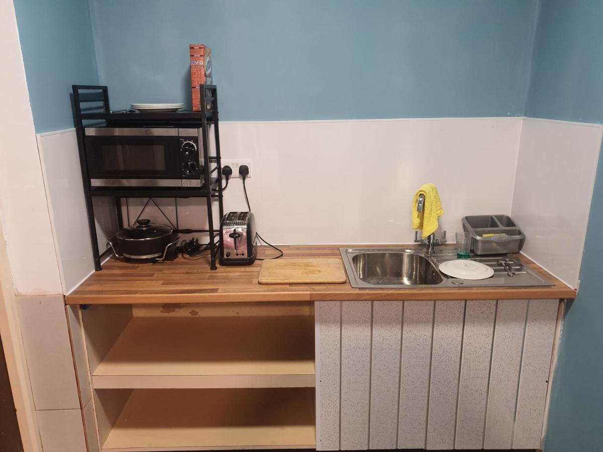 Newark Hotel Питерборо Екстериор снимка