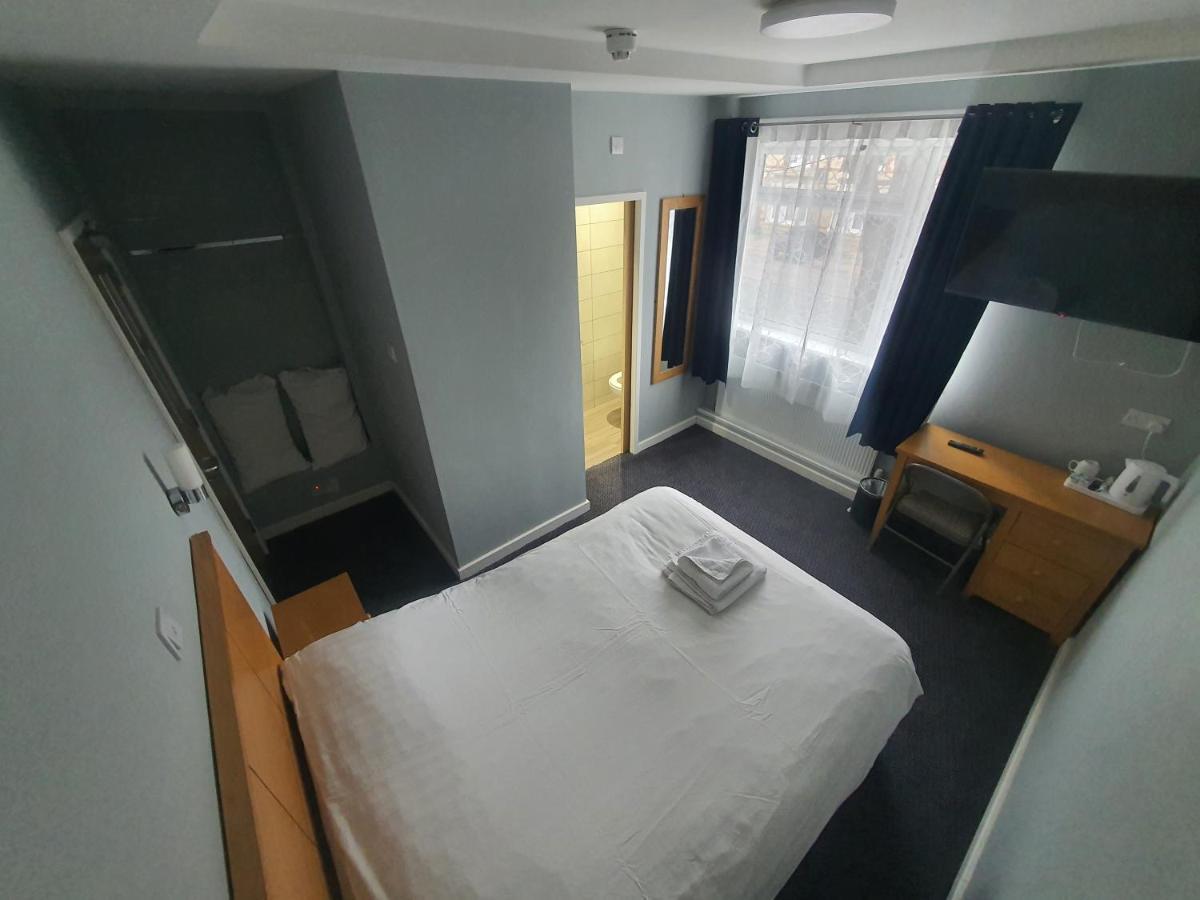 Newark Hotel Питерборо Екстериор снимка