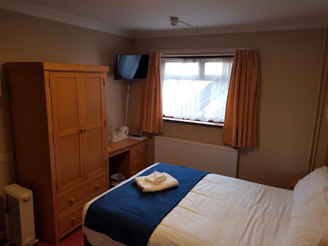 Newark Hotel Питерборо Екстериор снимка